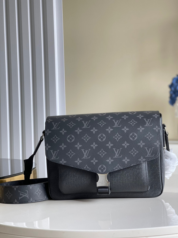 LOUIS VUITTON NEW MESSENGER [M30746] CELINE CHANEL ACCESSORIES LOEWE SHOES LOUIS VUITTON DIRO YSL OTHER BRAND HANDBAGS BALENCIAGA BOTTEGA VENETA GOYARD HERMES BURBERRY VALENTINO GUCCI FENDI MIUMIU CHLOE PRADA BVLGARI SUITCASE NEW ARRIVAL 