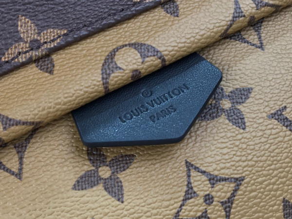 LOUIS VUITTON PALM SPRINGS PM NEW EDITON [M44870] CELINE CHANEL ACCESSORIES LOEWE SHOES LOUIS VUITTON DIRO YSL OTHER BRAND HANDBAGS BALENCIAGA BOTTEGA VENETA GOYARD HERMES BURBERRY VALENTINO GUCCI FENDI MIUMIU CHLOE PRADA BVLGARI SUITCASE NEW ARRIVAL 