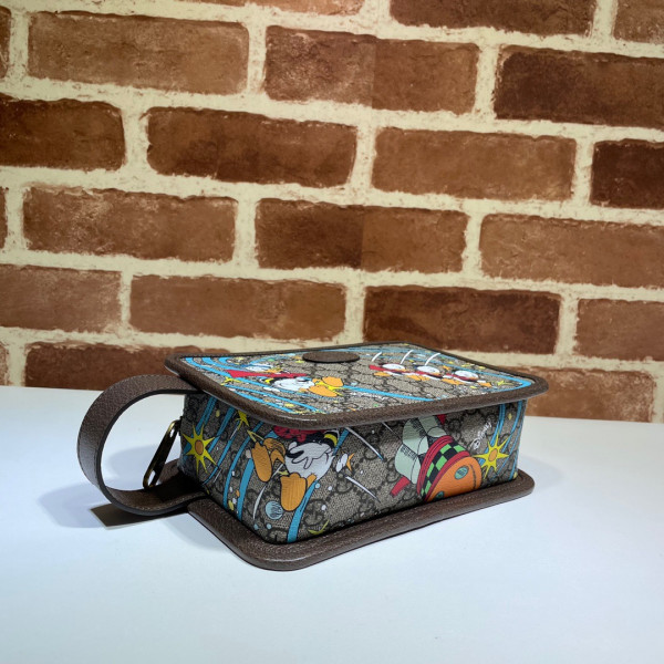 (image for) Disney x Gucci Donald Duck cosmetic case