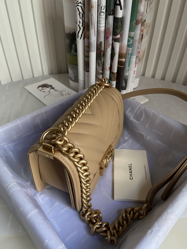 CL BOY BAG 20CM/25CM [Chanle1712] CELINE CHANEL ACCESSORIES LOEWE SHOES LOUIS VUITTON DIRO YSL OTHER BRAND HANDBAGS BALENCIAGA BOTTEGA VENETA GOYARD HERMES BURBERRY VALENTINO GUCCI FENDI MIUMIU CHLOE PRADA BVLGARI SUITCASE NEW ARRIVAL 