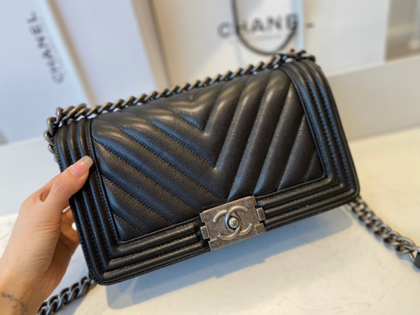 CL BOY BAG 20CM/25CM [Chanle1707] CELINE CHANEL ACCESSORIES LOEWE SHOES LOUIS VUITTON DIRO YSL OTHER BRAND HANDBAGS BALENCIAGA BOTTEGA VENETA GOYARD HERMES BURBERRY VALENTINO GUCCI FENDI MIUMIU CHLOE PRADA BVLGARI SUITCASE NEW ARRIVAL 