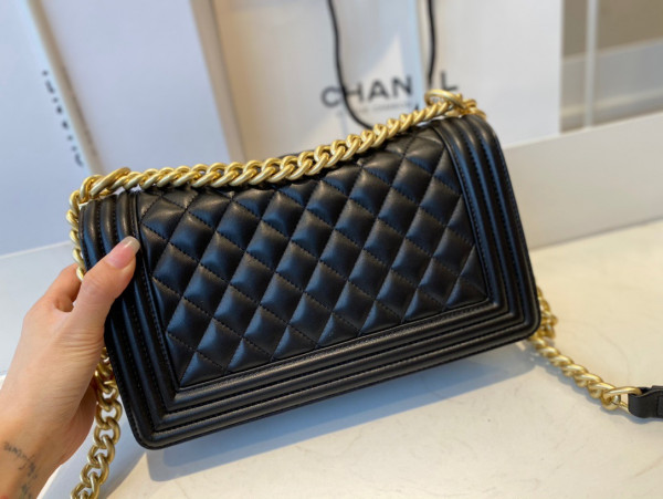 CL BOY BAG 20CM/25CM [Chanle1706] CELINE CHANEL ACCESSORIES LOEWE SHOES LOUIS VUITTON DIRO YSL OTHER BRAND HANDBAGS BALENCIAGA BOTTEGA VENETA GOYARD HERMES BURBERRY VALENTINO GUCCI FENDI MIUMIU CHLOE PRADA BVLGARI SUITCASE NEW ARRIVAL 