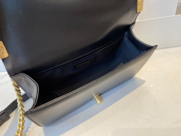 CL BOY BAG 20CM/25CM [Chanle1706] CELINE CHANEL ACCESSORIES LOEWE SHOES LOUIS VUITTON DIRO YSL OTHER BRAND HANDBAGS BALENCIAGA BOTTEGA VENETA GOYARD HERMES BURBERRY VALENTINO GUCCI FENDI MIUMIU CHLOE PRADA BVLGARI SUITCASE NEW ARRIVAL 