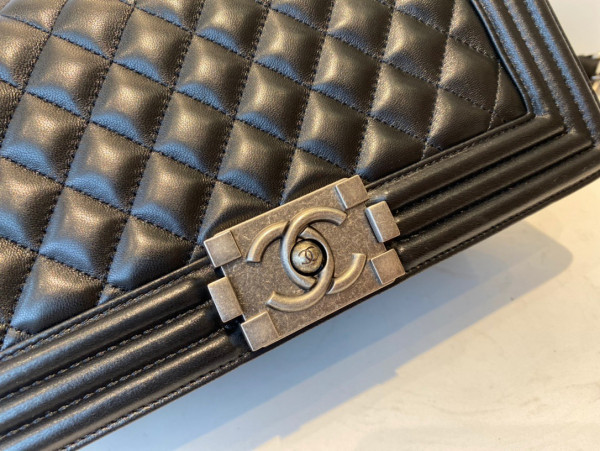 CL BOY BAG 20CM/25CM [Chanle1705] CELINE CHANEL ACCESSORIES LOEWE SHOES LOUIS VUITTON DIRO YSL OTHER BRAND HANDBAGS BALENCIAGA BOTTEGA VENETA GOYARD HERMES BURBERRY VALENTINO GUCCI FENDI MIUMIU CHLOE PRADA BVLGARI SUITCASE NEW ARRIVAL 