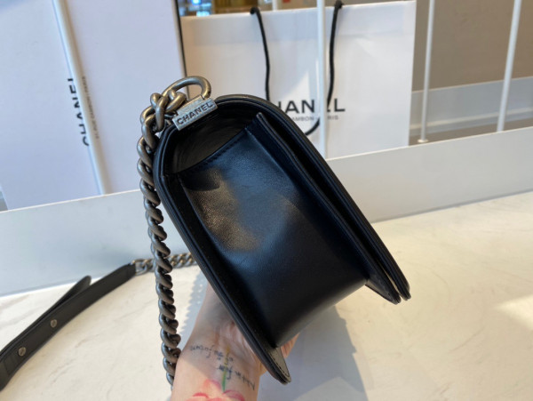 CL BOY BAG 20CM/25CM [Chanle1705] CELINE CHANEL ACCESSORIES LOEWE SHOES LOUIS VUITTON DIRO YSL OTHER BRAND HANDBAGS BALENCIAGA BOTTEGA VENETA GOYARD HERMES BURBERRY VALENTINO GUCCI FENDI MIUMIU CHLOE PRADA BVLGARI SUITCASE NEW ARRIVAL 
