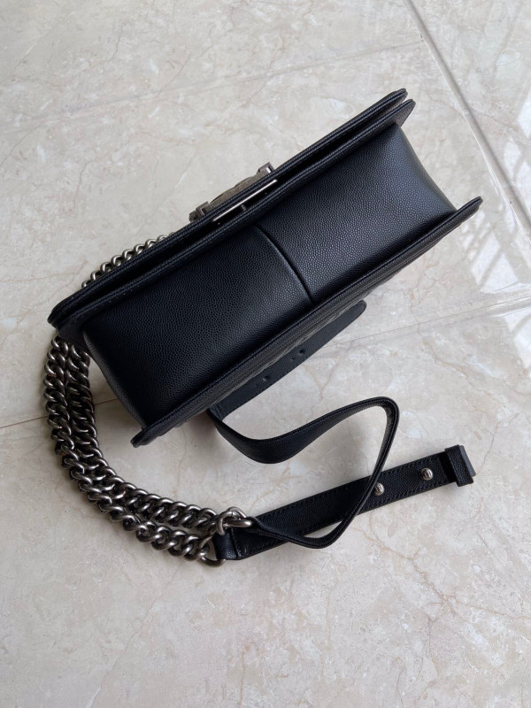 CL BOY BAG 20CM/25CM [Chanle1704] CELINE CHANEL ACCESSORIES LOEWE SHOES LOUIS VUITTON DIRO YSL OTHER BRAND HANDBAGS BALENCIAGA BOTTEGA VENETA GOYARD HERMES BURBERRY VALENTINO GUCCI FENDI MIUMIU CHLOE PRADA BVLGARI SUITCASE NEW ARRIVAL 