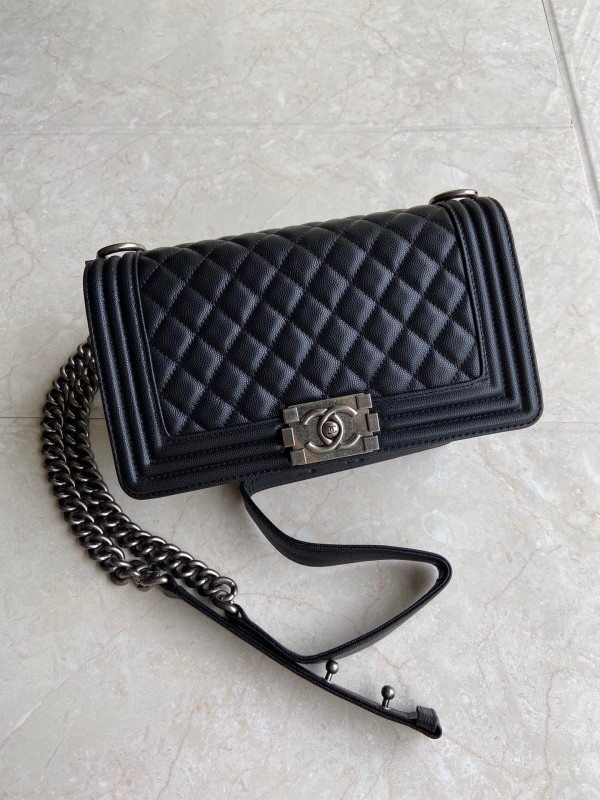 CL BOY BAG 20CM/25CM [Chanle1704] CELINE CHANEL ACCESSORIES LOEWE SHOES LOUIS VUITTON DIRO YSL OTHER BRAND HANDBAGS BALENCIAGA BOTTEGA VENETA GOYARD HERMES BURBERRY VALENTINO GUCCI FENDI MIUMIU CHLOE PRADA BVLGARI SUITCASE NEW ARRIVAL 
