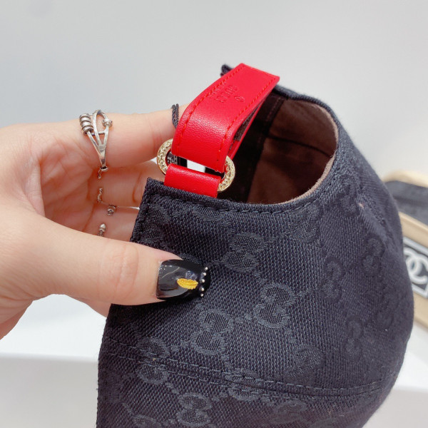 GUCCI HAT [Gucci405] CELINE CHANEL ACCESSORIES LOEWE SHOES LOUIS VUITTON DIRO YSL OTHER BRAND HANDBAGS BALENCIAGA BOTTEGA VENETA GOYARD HERMES BURBERRY VALENTINO GUCCI FENDI MIUMIU CHLOE PRADA BVLGARI SUITCASE NEW ARRIVAL 