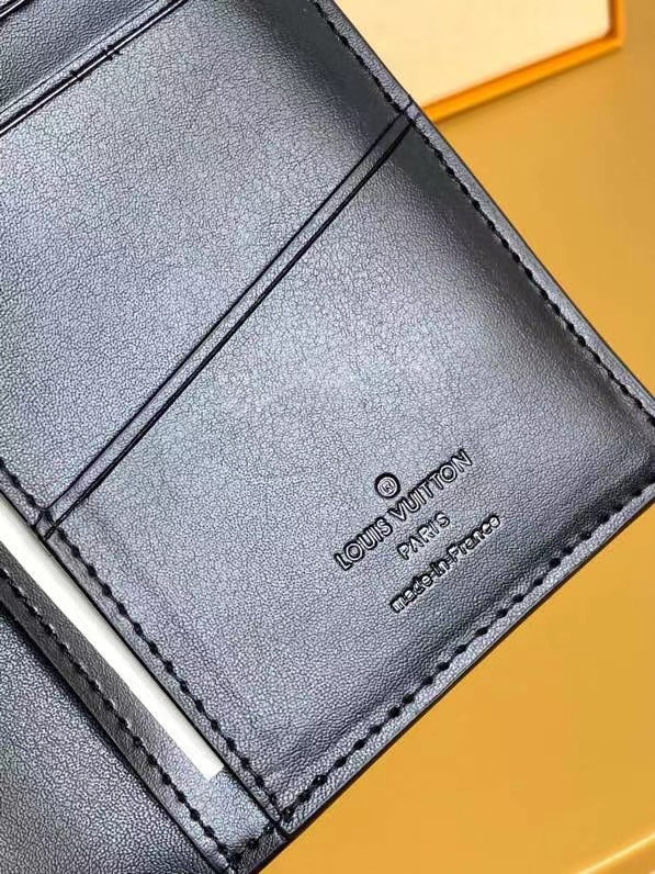 LOUIS VUITTON BRAZZA WALLET [M69980] CELINE CHANEL ACCESSORIES LOEWE SHOES LOUIS VUITTON DIRO YSL OTHER BRAND HANDBAGS BALENCIAGA BOTTEGA VENETA GOYARD HERMES BURBERRY VALENTINO GUCCI FENDI MIUMIU CHLOE PRADA BVLGARI SUITCASE NEW ARRIVAL 