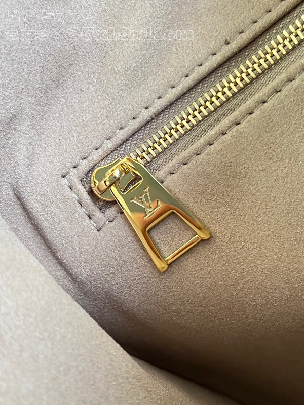 LOUIS VUITTON ONTHEGO PM [M45779] CELINE CHANEL ACCESSORIES LOEWE SHOES LOUIS VUITTON DIRO YSL OTHER BRAND HANDBAGS BALENCIAGA BOTTEGA VENETA GOYARD HERMES BURBERRY VALENTINO GUCCI FENDI MIUMIU CHLOE PRADA BVLGARI SUITCASE NEW ARRIVAL 