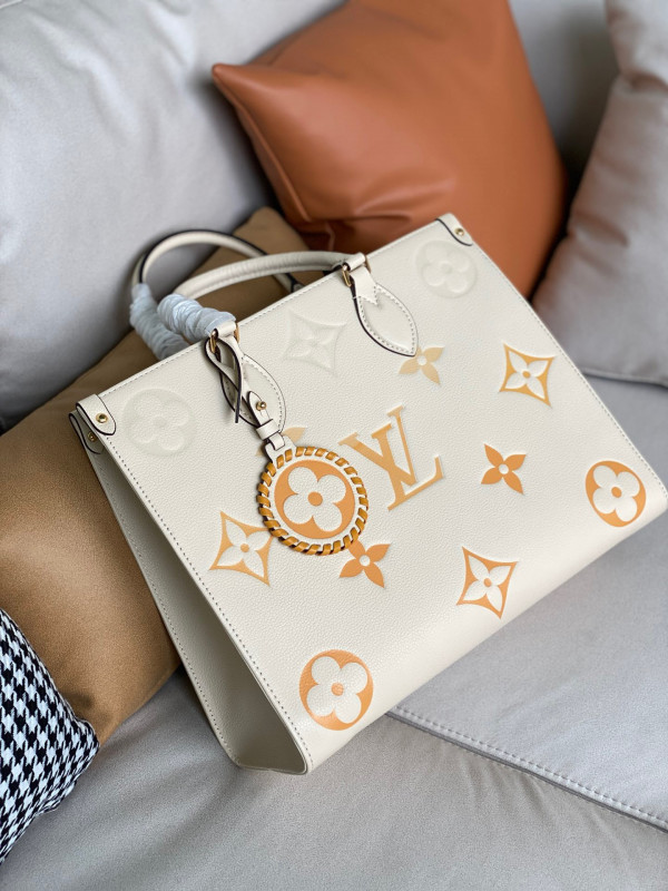 LOUIS VUITTON ONTHEGO MM [M45717] CELINE CHANEL ACCESSORIES LOEWE SHOES LOUIS VUITTON DIRO YSL OTHER BRAND HANDBAGS BALENCIAGA BOTTEGA VENETA GOYARD HERMES BURBERRY VALENTINO GUCCI FENDI MIUMIU CHLOE PRADA BVLGARI SUITCASE NEW ARRIVAL 