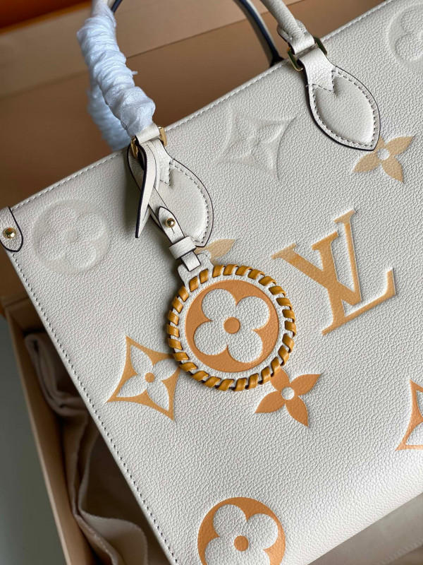 LOUIS VUITTON ONTHEGO MM [M45717] CELINE CHANEL ACCESSORIES LOEWE SHOES LOUIS VUITTON DIRO YSL OTHER BRAND HANDBAGS BALENCIAGA BOTTEGA VENETA GOYARD HERMES BURBERRY VALENTINO GUCCI FENDI MIUMIU CHLOE PRADA BVLGARI SUITCASE NEW ARRIVAL 