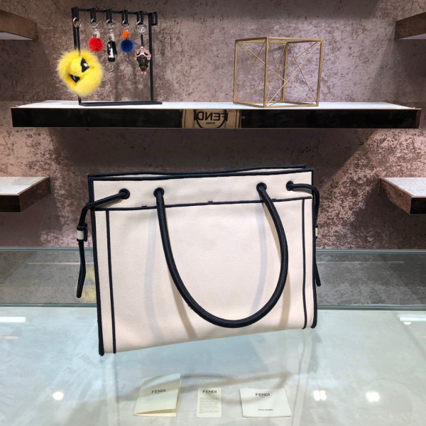 FENDI TOTE [Fendi298] CELINE CHANEL ACCESSORIES LOEWE SHOES LOUIS VUITTON DIRO YSL OTHER BRAND HANDBAGS BALENCIAGA BOTTEGA VENETA GOYARD HERMES BURBERRY VALENTINO GUCCI FENDI MIUMIU CHLOE PRADA BVLGARI SUITCASE NEW ARRIVAL 
