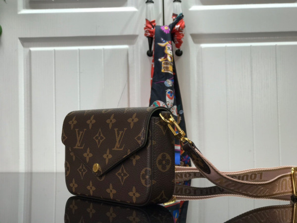 LOUIS VUITTON FELICIE STRAP & GO [Louis846] CELINE CHANEL ACCESSORIES LOEWE SHOES LOUIS VUITTON DIRO YSL OTHER BRAND HANDBAGS BALENCIAGA BOTTEGA VENETA GOYARD HERMES BURBERRY VALENTINO GUCCI FENDI MIUMIU CHLOE PRADA BVLGARI SUITCASE NEW ARRIVAL 