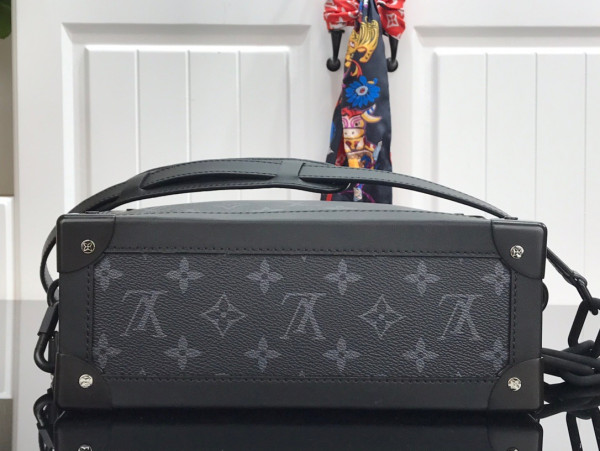 LOUIS VUITTON SOFT TRUNK [M44730] CELINE CHANEL ACCESSORIES LOEWE SHOES LOUIS VUITTON DIRO YSL OTHER BRAND HANDBAGS BALENCIAGA BOTTEGA VENETA GOYARD HERMES BURBERRY VALENTINO GUCCI FENDI MIUMIU CHLOE PRADA BVLGARI SUITCASE NEW ARRIVAL 