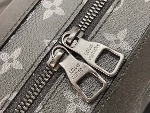 LOUIS VUITTON SOFT TRUNK [M44730] CELINE CHANEL ACCESSORIES LOEWE SHOES LOUIS VUITTON DIRO YSL OTHER BRAND HANDBAGS BALENCIAGA BOTTEGA VENETA GOYARD HERMES BURBERRY VALENTINO GUCCI FENDI MIUMIU CHLOE PRADA BVLGARI SUITCASE NEW ARRIVAL 