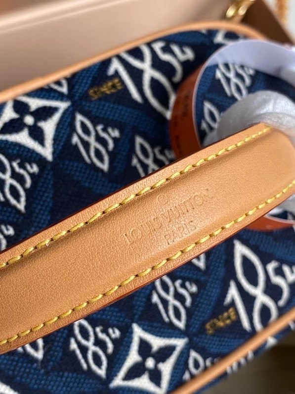 LOUIS VUITTON SINCE 1854 VANITY PM [M57403] CELINE CHANEL ACCESSORIES LOEWE SHOES LOUIS VUITTON DIRO YSL OTHER BRAND HANDBAGS BALENCIAGA BOTTEGA VENETA GOYARD HERMES BURBERRY VALENTINO GUCCI FENDI MIUMIU CHLOE PRADA BVLGARI SUITCASE NEW ARRIVAL 