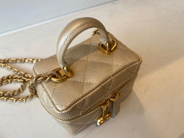 CL SMALL VANITY WITH CHAIN [AP2194-4] CELINE CHANEL ACCESSORIES LOEWE SHOES LOUIS VUITTON DIRO YSL OTHER BRAND HANDBAGS BALENCIAGA BOTTEGA VENETA GOYARD HERMES BURBERRY VALENTINO GUCCI FENDI MIUMIU CHLOE PRADA BVLGARI SUITCASE NEW ARRIVAL 