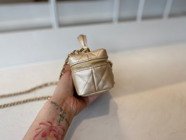 CL SMALL VANITY WITH CHAIN [AP2194-4] CELINE CHANEL ACCESSORIES LOEWE SHOES LOUIS VUITTON DIRO YSL OTHER BRAND HANDBAGS BALENCIAGA BOTTEGA VENETA GOYARD HERMES BURBERRY VALENTINO GUCCI FENDI MIUMIU CHLOE PRADA BVLGARI SUITCASE NEW ARRIVAL 