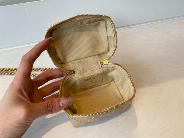 CL SMALL VANITY WITH CHAIN [AP2194-4] CELINE CHANEL ACCESSORIES LOEWE SHOES LOUIS VUITTON DIRO YSL OTHER BRAND HANDBAGS BALENCIAGA BOTTEGA VENETA GOYARD HERMES BURBERRY VALENTINO GUCCI FENDI MIUMIU CHLOE PRADA BVLGARI SUITCASE NEW ARRIVAL 