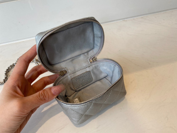 CL SMALL VANITY WITH CHAIN [AP2194-3] CELINE CHANEL ACCESSORIES LOEWE SHOES LOUIS VUITTON DIRO YSL OTHER BRAND HANDBAGS BALENCIAGA BOTTEGA VENETA GOYARD HERMES BURBERRY VALENTINO GUCCI FENDI MIUMIU CHLOE PRADA BVLGARI SUITCASE NEW ARRIVAL 