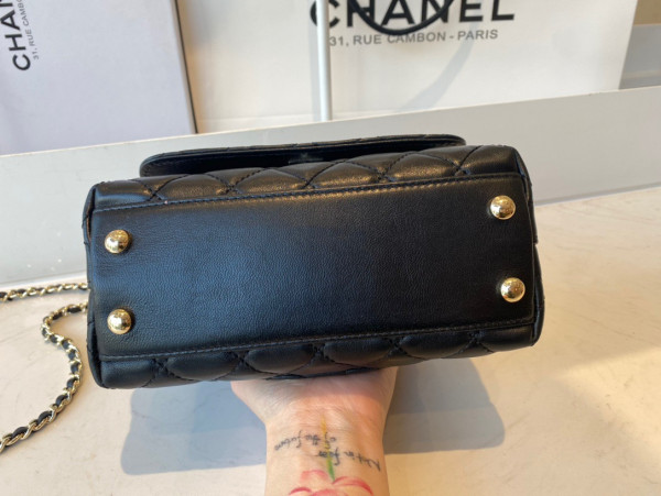 CL MINI FLAP BAG WITH TOP HANDLE [AS2215-10] CELINE CHANEL ACCESSORIES LOEWE SHOES LOUIS VUITTON DIRO YSL OTHER BRAND HANDBAGS BALENCIAGA BOTTEGA VENETA GOYARD HERMES BURBERRY VALENTINO GUCCI FENDI MIUMIU CHLOE PRADA BVLGARI SUITCASE NEW ARRIVAL 