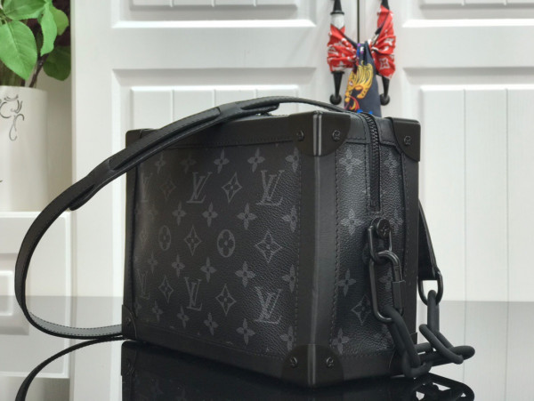 (image for) LOUIS VUITTON SOFT TRUNK
