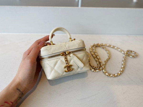 (image for) CL SMALL VANITY WITH CHAIN