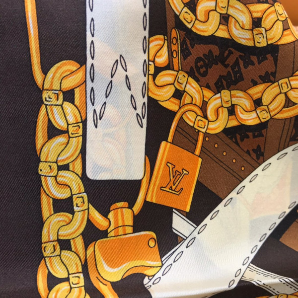 LOUIS VUITTON SCARF [Louis844] CELINE CHANEL ACCESSORIES LOEWE SHOES LOUIS VUITTON DIRO YSL OTHER BRAND HANDBAGS BALENCIAGA BOTTEGA VENETA GOYARD HERMES BURBERRY VALENTINO GUCCI FENDI MIUMIU CHLOE PRADA BVLGARI SUITCASE NEW ARRIVAL 