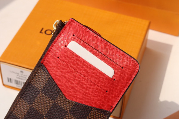 LOUIS VUITTON CARD HOLDER RECTO VERSO [N60406] CELINE CHANEL ACCESSORIES LOEWE SHOES LOUIS VUITTON DIRO YSL OTHER BRAND HANDBAGS BALENCIAGA BOTTEGA VENETA GOYARD HERMES BURBERRY VALENTINO GUCCI FENDI MIUMIU CHLOE PRADA BVLGARI SUITCASE NEW ARRIVAL 