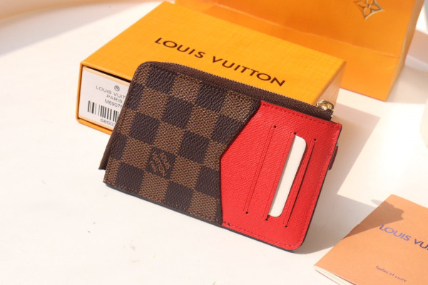 LOUIS VUITTON CARD HOLDER RECTO VERSO [N60406] CELINE CHANEL ACCESSORIES LOEWE SHOES LOUIS VUITTON DIRO YSL OTHER BRAND HANDBAGS BALENCIAGA BOTTEGA VENETA GOYARD HERMES BURBERRY VALENTINO GUCCI FENDI MIUMIU CHLOE PRADA BVLGARI SUITCASE NEW ARRIVAL 
