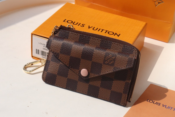 LOUIS VUITTON CARD HOLDER RECTO VERSO [N60405] CELINE CHANEL ACCESSORIES LOEWE SHOES LOUIS VUITTON DIRO YSL OTHER BRAND HANDBAGS BALENCIAGA BOTTEGA VENETA GOYARD HERMES BURBERRY VALENTINO GUCCI FENDI MIUMIU CHLOE PRADA BVLGARI SUITCASE NEW ARRIVAL 