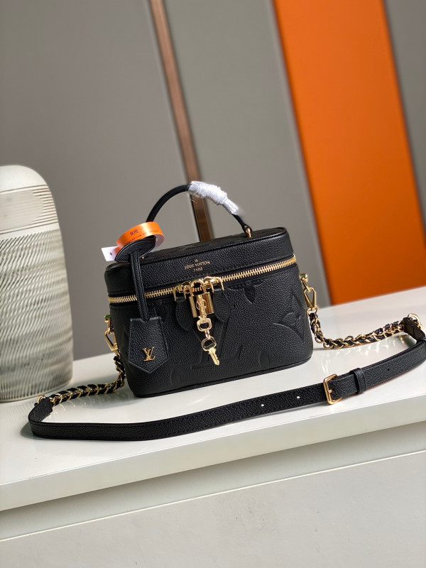 LOUIS VUITTON VANITY PM [M57118] CELINE CHANEL ACCESSORIES LOEWE SHOES LOUIS VUITTON DIRO YSL OTHER BRAND HANDBAGS BALENCIAGA BOTTEGA VENETA GOYARD HERMES BURBERRY VALENTINO GUCCI FENDI MIUMIU CHLOE PRADA BVLGARI SUITCASE NEW ARRIVAL 