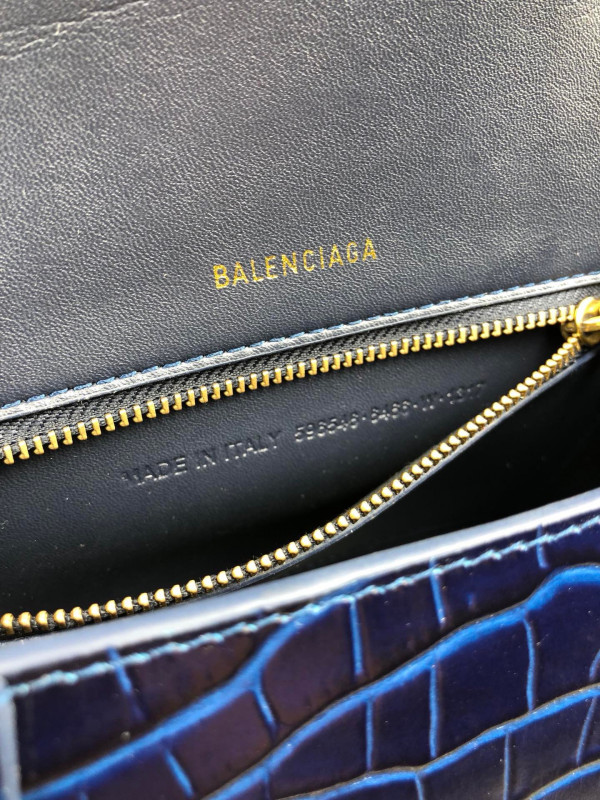 BALENCIAGA HOURGLASS SMALL TOP HANDLE BAG [Balenciaga155] CELINE CHANEL ACCESSORIES LOEWE SHOES LOUIS VUITTON DIRO YSL OTHER BRAND HANDBAGS BALENCIAGA BOTTEGA VENETA GOYARD HERMES BURBERRY VALENTINO GUCCI FENDI MIUMIU CHLOE PRADA BVLGARI SUITCASE NEW ARRIVAL 