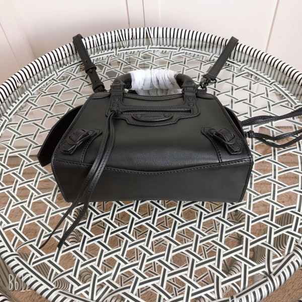 BALENCIAGA NEO CLASSIC MINI TOP HANDLE BAG [Balenciaga152] CELINE CHANEL ACCESSORIES LOEWE SHOES LOUIS VUITTON DIRO YSL OTHER BRAND HANDBAGS BALENCIAGA BOTTEGA VENETA GOYARD HERMES BURBERRY VALENTINO GUCCI FENDI MIUMIU CHLOE PRADA BVLGARI SUITCASE NEW ARRIVAL 