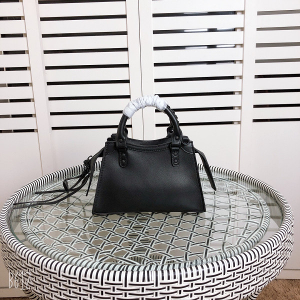 BALENCIAGA NEO CLASSIC MINI TOP HANDLE BAG [Balenciaga152] CELINE CHANEL ACCESSORIES LOEWE SHOES LOUIS VUITTON DIRO YSL OTHER BRAND HANDBAGS BALENCIAGA BOTTEGA VENETA GOYARD HERMES BURBERRY VALENTINO GUCCI FENDI MIUMIU CHLOE PRADA BVLGARI SUITCASE NEW ARRIVAL 