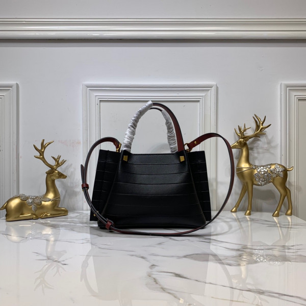 VALENTINO GARAVANI ESCAPE TOTE BAG [Valentino87] CELINE CHANEL ACCESSORIES LOEWE SHOES LOUIS VUITTON DIRO YSL OTHER BRAND HANDBAGS BALENCIAGA BOTTEGA VENETA GOYARD HERMES BURBERRY VALENTINO GUCCI FENDI MIUMIU CHLOE PRADA BVLGARI SUITCASE NEW ARRIVAL 