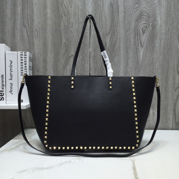 VALENTINO MEDIUM GRAIN CALFSKIN LEATHER ROCKSTUD BAG [Valentino78] CELINE CHANEL ACCESSORIES LOEWE SHOES LOUIS VUITTON DIRO YSL OTHER BRAND HANDBAGS BALENCIAGA BOTTEGA VENETA GOYARD HERMES BURBERRY VALENTINO GUCCI FENDI MIUMIU CHLOE PRADA BVLGARI SUITCASE NEW ARRIVAL 