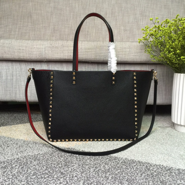 (image for) VALENTINO MEDIUM GRAIN CALFSKIN LEATHER ROCKSTUD BAG