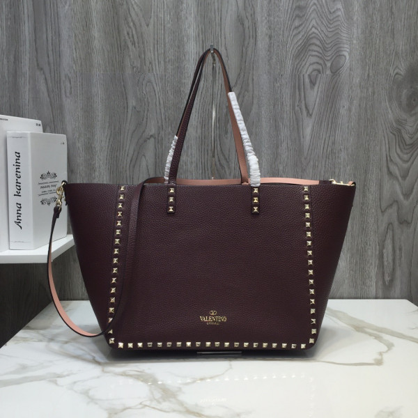 (image for) VALENTINO MEDIUM GRAIN CALFSKIN LEATHER ROCKSTUD BAG