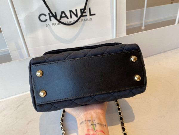 CL MINI FLAP BAG WITH TOP HANDLE [AS2215-1] CELINE CHANEL ACCESSORIES LOEWE SHOES LOUIS VUITTON DIRO YSL OTHER BRAND HANDBAGS BALENCIAGA BOTTEGA VENETA GOYARD HERMES BURBERRY VALENTINO GUCCI FENDI MIUMIU CHLOE PRADA BVLGARI SUITCASE NEW ARRIVAL 