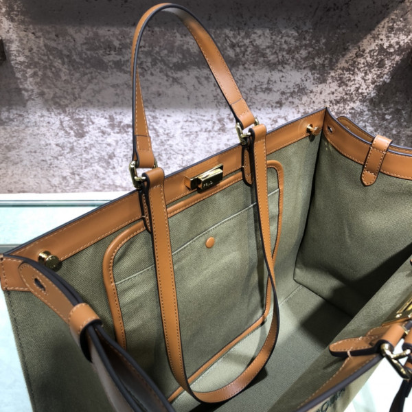PEEKABOO X-TOTE [Fendi272] CELINE CHANEL ACCESSORIES LOEWE SHOES LOUIS VUITTON DIRO YSL OTHER BRAND HANDBAGS BALENCIAGA BOTTEGA VENETA GOYARD HERMES BURBERRY VALENTINO GUCCI FENDI MIUMIU CHLOE PRADA BVLGARI SUITCASE NEW ARRIVAL 