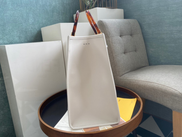 FENDI SUNSHINE LARGE [Fendi270] CELINE CHANEL ACCESSORIES LOEWE SHOES LOUIS VUITTON DIRO YSL OTHER BRAND HANDBAGS BALENCIAGA BOTTEGA VENETA GOYARD HERMES BURBERRY VALENTINO GUCCI FENDI MIUMIU CHLOE PRADA BVLGARI SUITCASE NEW ARRIVAL 