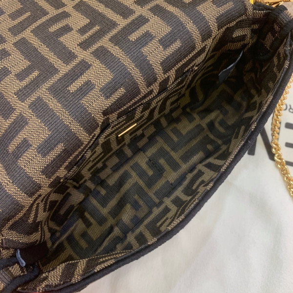 FENDI BAGUETTE-19*10*4cm [Fendi268] CELINE CHANEL ACCESSORIES LOEWE SHOES LOUIS VUITTON DIRO YSL OTHER BRAND HANDBAGS BALENCIAGA BOTTEGA VENETA GOYARD HERMES BURBERRY VALENTINO GUCCI FENDI MIUMIU CHLOE PRADA BVLGARI SUITCASE NEW ARRIVAL 