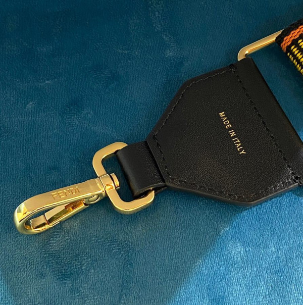 FENDI STRAP YOU [Fendi264] CELINE CHANEL ACCESSORIES LOEWE SHOES LOUIS VUITTON DIRO YSL OTHER BRAND HANDBAGS BALENCIAGA BOTTEGA VENETA GOYARD HERMES BURBERRY VALENTINO GUCCI FENDI MIUMIU CHLOE PRADA BVLGARI SUITCASE NEW ARRIVAL 