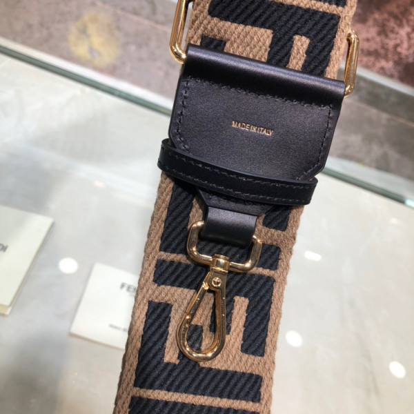 FENDI STRAP YOU [Fendi262] CELINE CHANEL ACCESSORIES LOEWE SHOES LOUIS VUITTON DIRO YSL OTHER BRAND HANDBAGS BALENCIAGA BOTTEGA VENETA GOYARD HERMES BURBERRY VALENTINO GUCCI FENDI MIUMIU CHLOE PRADA BVLGARI SUITCASE NEW ARRIVAL 