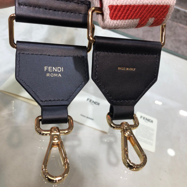 FENDI STRAP YOU [Fendi261] CELINE CHANEL ACCESSORIES LOEWE SHOES LOUIS VUITTON DIRO YSL OTHER BRAND HANDBAGS BALENCIAGA BOTTEGA VENETA GOYARD HERMES BURBERRY VALENTINO GUCCI FENDI MIUMIU CHLOE PRADA BVLGARI SUITCASE NEW ARRIVAL 