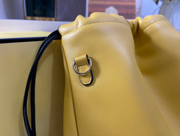 FENDI PACK MEDIUM POUCH [Fendi256] CELINE CHANEL ACCESSORIES LOEWE SHOES LOUIS VUITTON DIRO YSL OTHER BRAND HANDBAGS BALENCIAGA BOTTEGA VENETA GOYARD HERMES BURBERRY VALENTINO GUCCI FENDI MIUMIU CHLOE PRADA BVLGARI SUITCASE NEW ARRIVAL 
