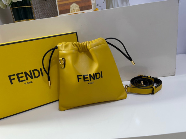 FENDI PACK SMALL POUCH [Fendi255] CELINE CHANEL ACCESSORIES LOEWE SHOES LOUIS VUITTON DIRO YSL OTHER BRAND HANDBAGS BALENCIAGA BOTTEGA VENETA GOYARD HERMES BURBERRY VALENTINO GUCCI FENDI MIUMIU CHLOE PRADA BVLGARI SUITCASE NEW ARRIVAL 