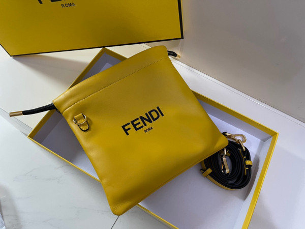 FENDI PACK SMALL POUCH [Fendi255] CELINE CHANEL ACCESSORIES LOEWE SHOES LOUIS VUITTON DIRO YSL OTHER BRAND HANDBAGS BALENCIAGA BOTTEGA VENETA GOYARD HERMES BURBERRY VALENTINO GUCCI FENDI MIUMIU CHLOE PRADA BVLGARI SUITCASE NEW ARRIVAL 